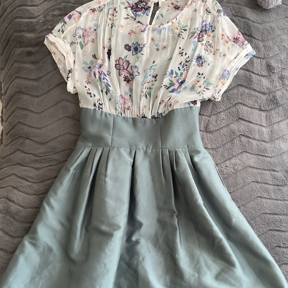 Women dress